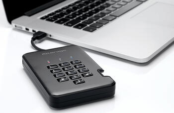 512GB SSD iStorage diskAshur Pro 2&comma; 2&period;5 Zoll&comma; USB-A 3&period;0 mit integriertes USB-Kabel